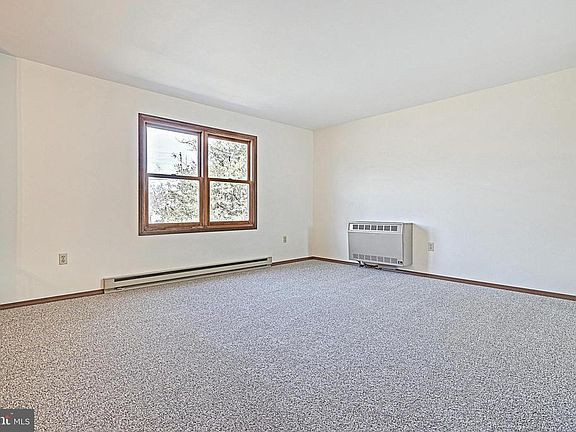 4th image of 28 Burnside Dr