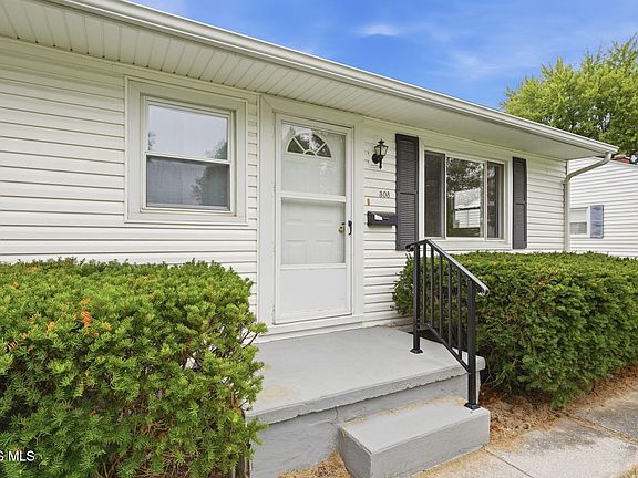 3rd image of 308 Clifton Ave