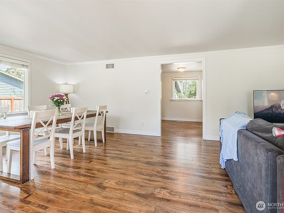 5th image of 812 Reiten Road
