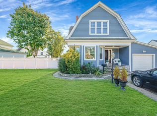 374 Secatogue Ave, Farmingdale, NY 11735