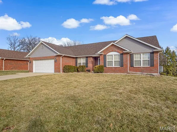 14 Christina Ct, Columbia, IL 62236