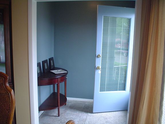 4th image of 215 W Cass St
