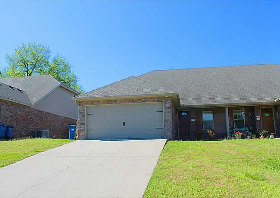 1st image of 3007 SW Amberwood Ave #2
