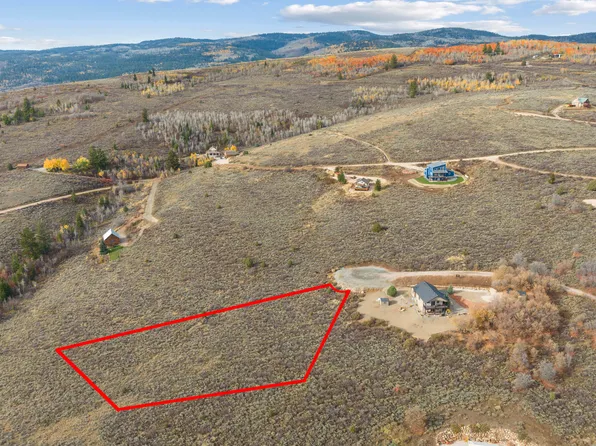 3332 S Mules Ear Cir, Garden City, UT 84028