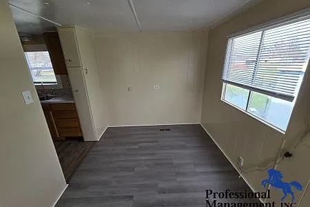 819 Heights Ln — Photo 4