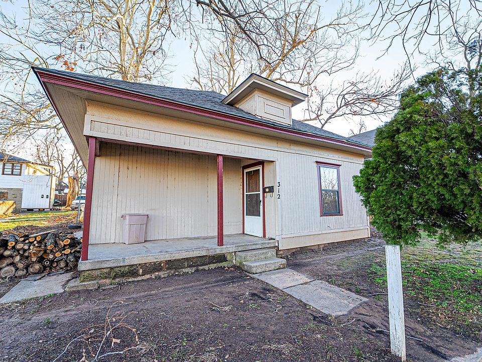 1st image of 312 SW 22nd St