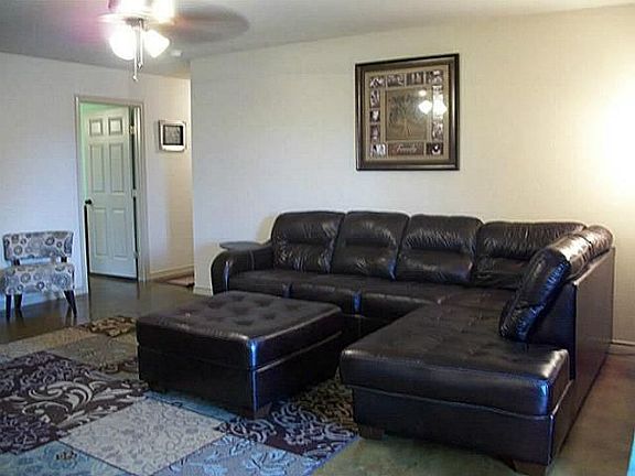 5th image of 1002 Hidden Hills Dr