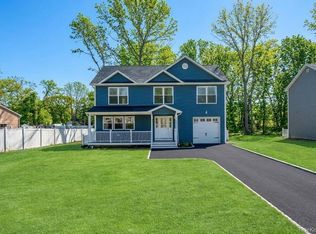 512 Starlight Drive, Shirley, NY