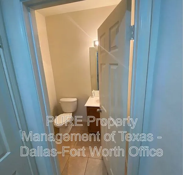 2734 Hyde Park Dr — Photo 5