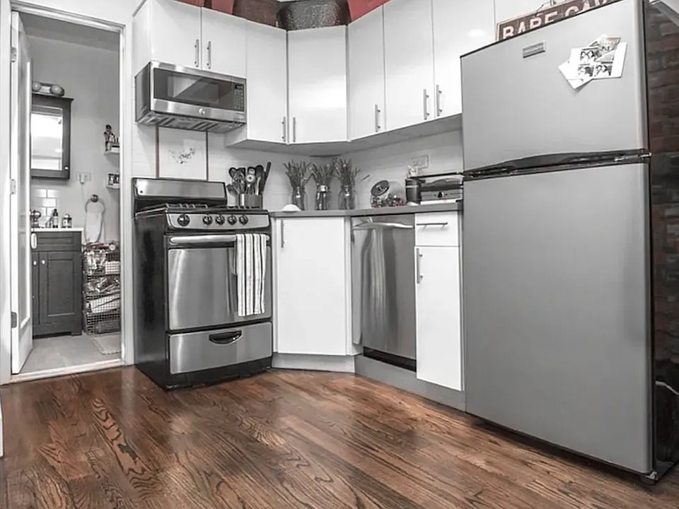 2nd image of 175 Ludlow St APT 10