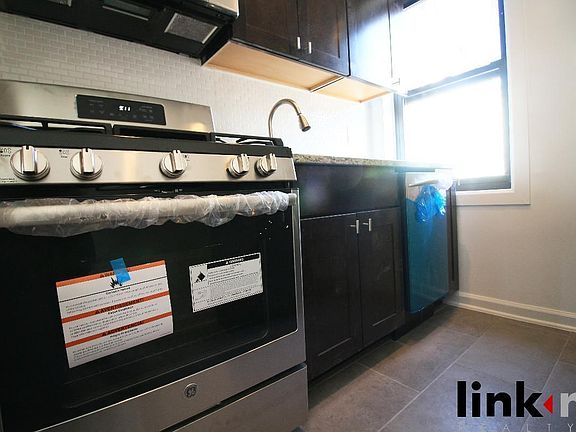 3rd image of 4707 39th St APT 4C