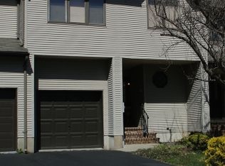24 Maple Ct, Flemington, NJ 08822