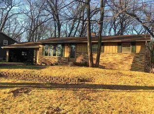 2572 Hazelwood Ln, Green Bay, WI 54304