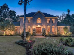 17 Sheffield St, Windham, NH 03087