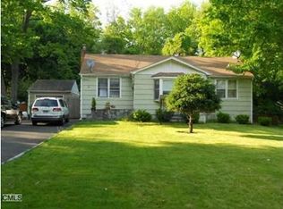 23 Elmwood Ave, Trumbull, CT 06611