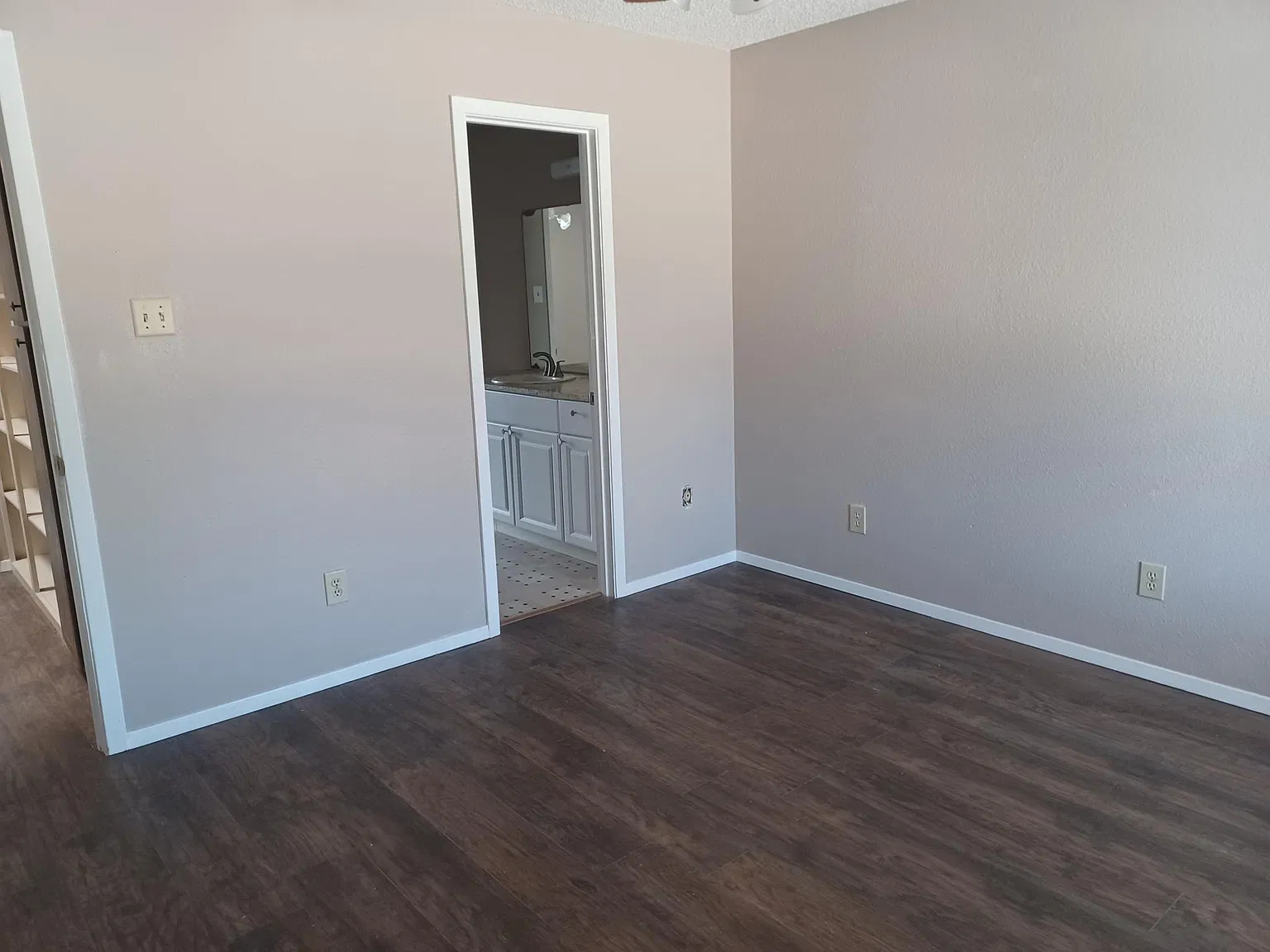 2 bed, 1.5 bath, 1085 sqft, $1,400 — Photo 2