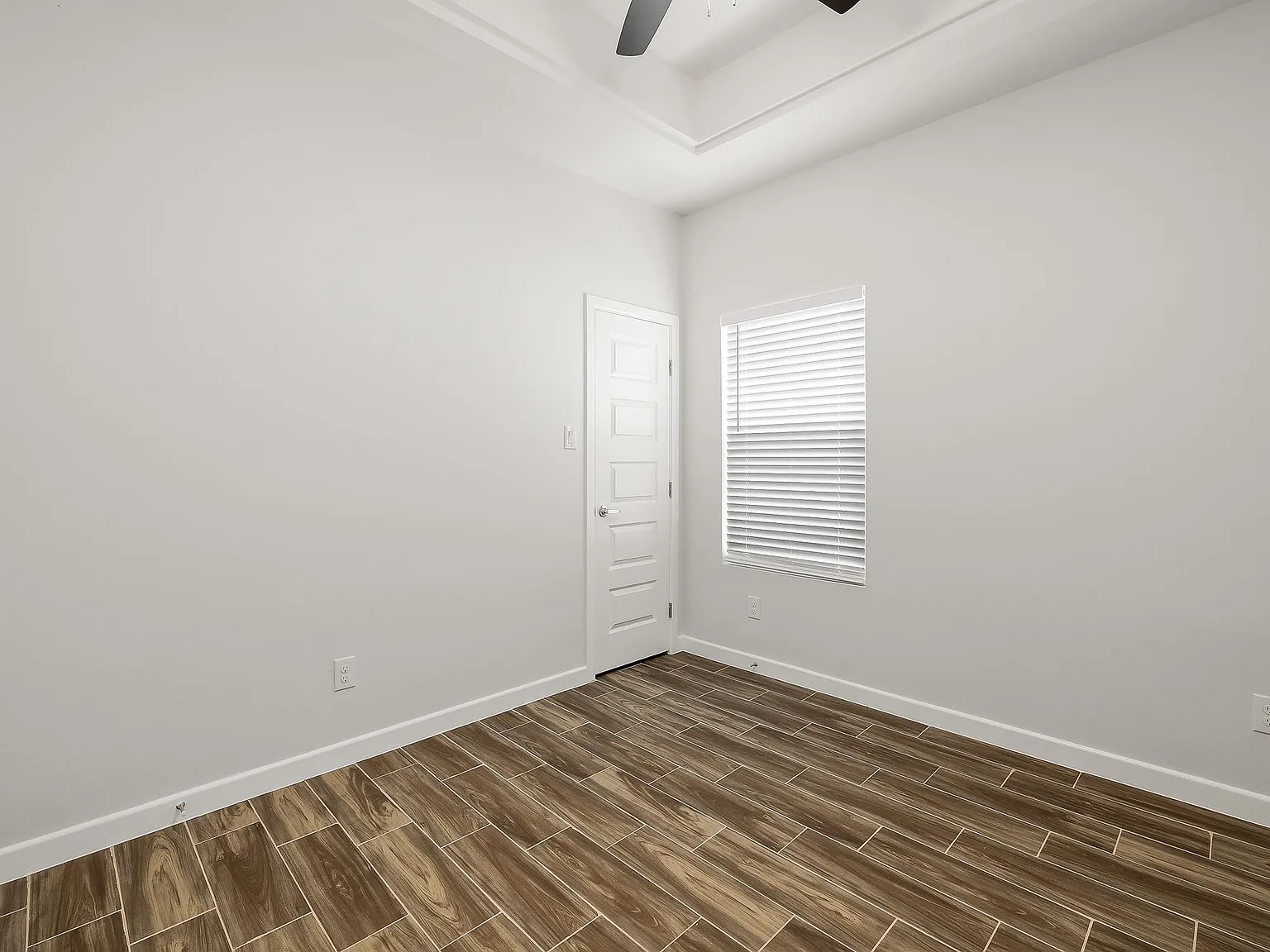 1907 West Violet Drive - 2 — Photo 3