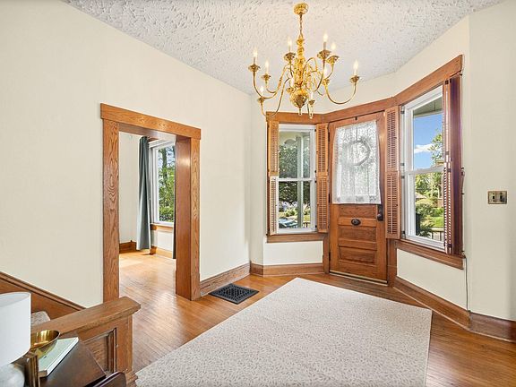4th image of 811 S 9th St