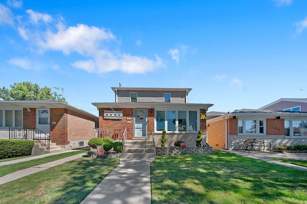 13031 S Burley Ave photo 1