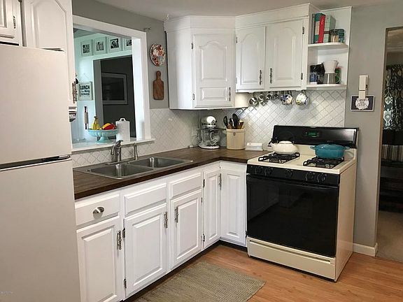 4th image of 1715 Hanchett Ave NW