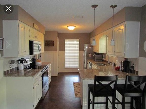 2nd image of 2405 Radcliffe Dr