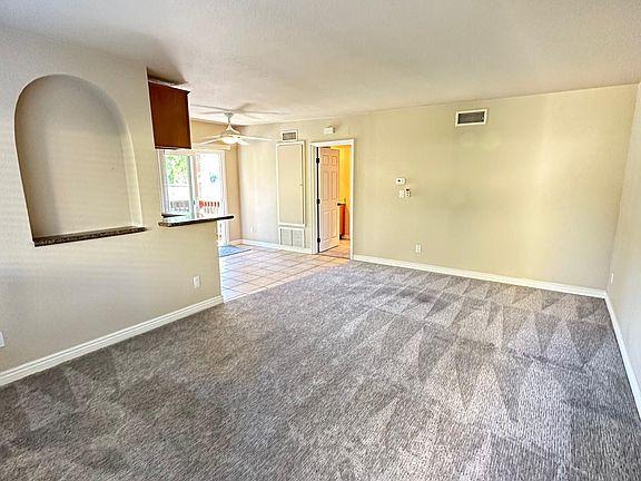4th image of 1000 Estes St Unit 58