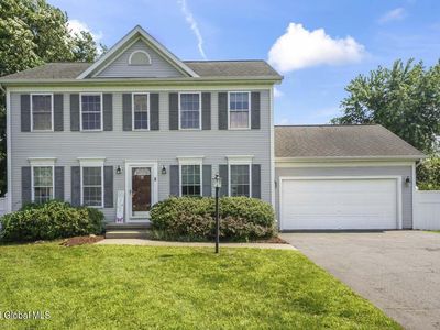 8 Sundial PI, Clifton Park, NY, 12065