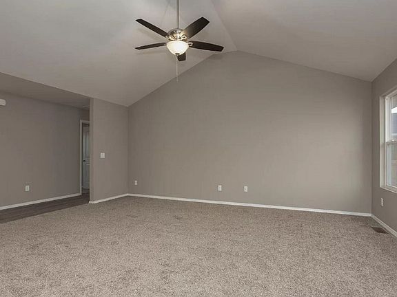 3rd image of 159 W Brittany Ct