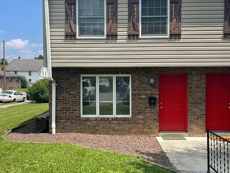 908 Church St #1 — Photo 1