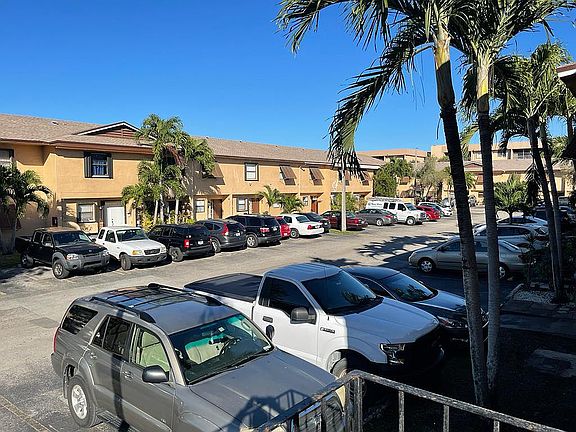 4th image of 6862 NW 173rd Dr APT 411