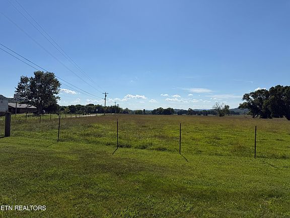 2nd image of 1494 Rocky Valley Rd