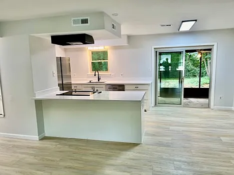 223 Cedarwood St — Photo 4