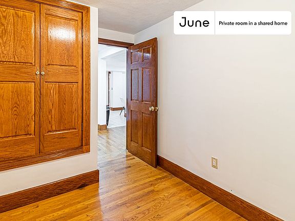 2nd image of 166 Auburn St #B