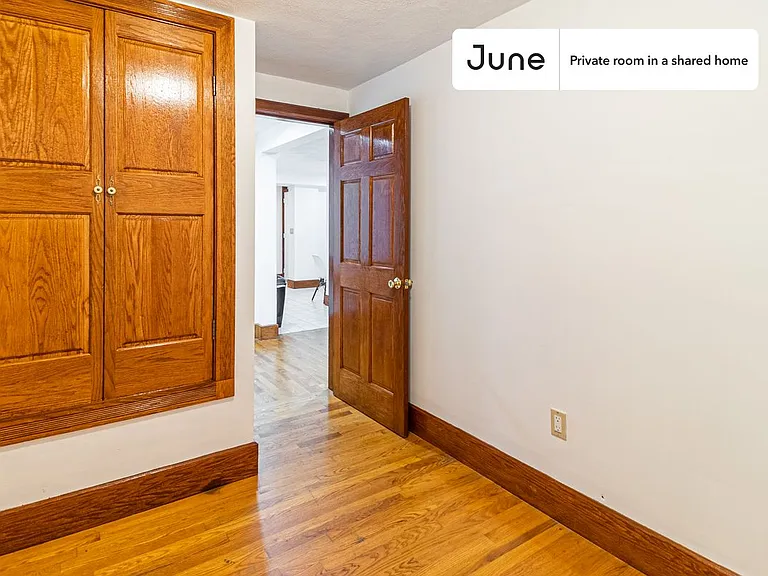166 Auburn St #B — Photo 2