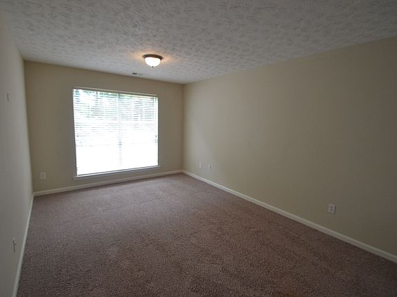 2nd image of 1811 Green Oak Cir