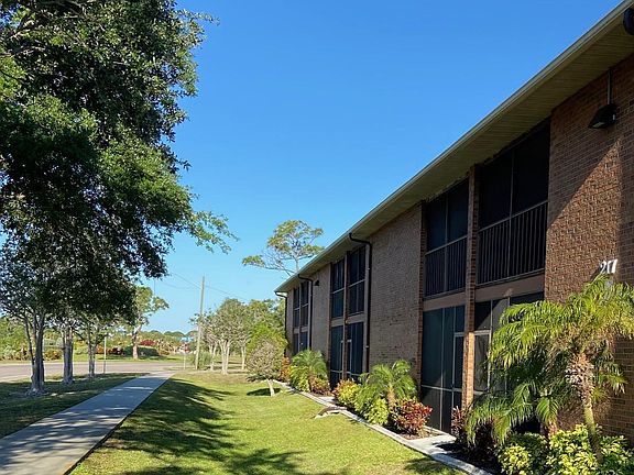 2nd image of 217 Airport Ave W APT 214