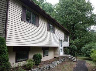 14 Kramers Pond Rd, Putnam Valley, NY 10579