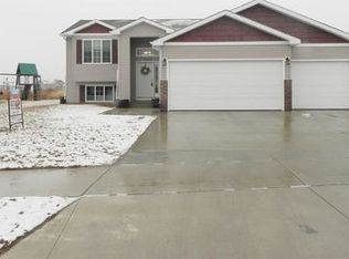 3404 8th St NE, Minot, ND 58703