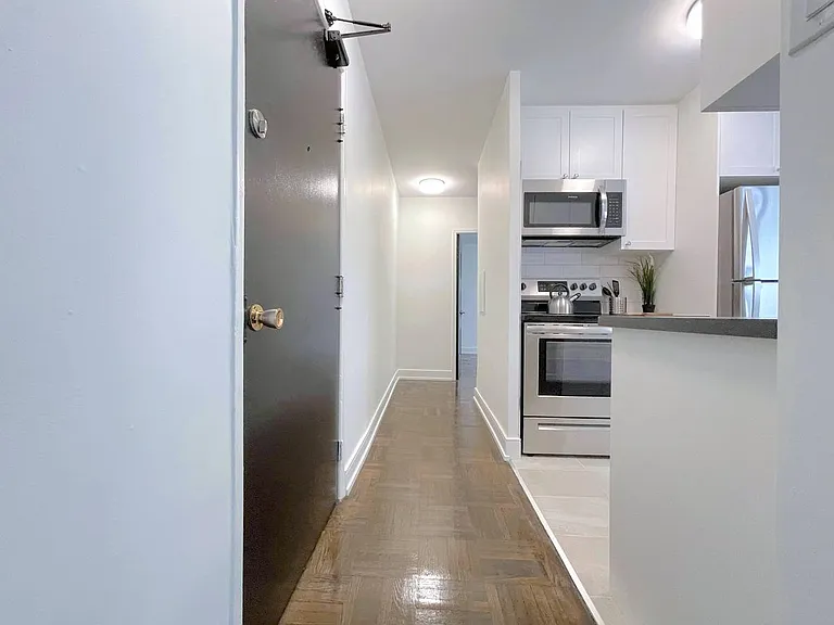 140 Kingston Rd #204 — Photo 10