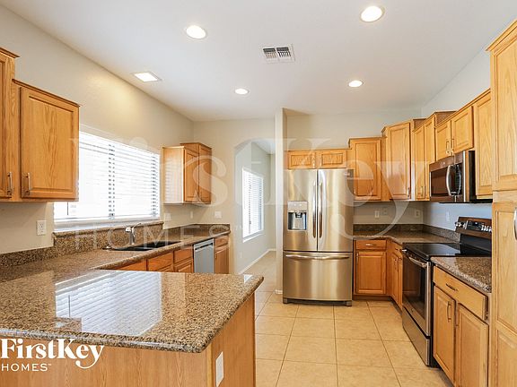 5th image of 12806 W Fairmount Ave