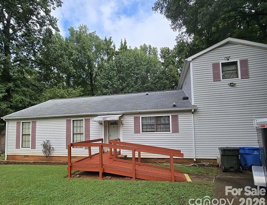 1st image of 10100 Cromarty Ln