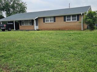 1004 Courtland Ave, Muscle Shoals, AL 35661
