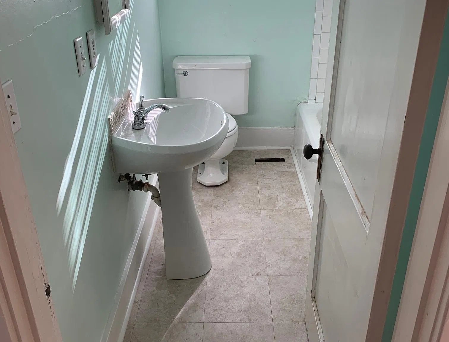 2 bed, 1180 sqft, $1,400 — Photo 2