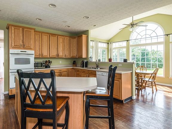 4th image of 511 Ashbury Farms Dr