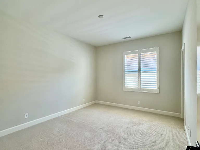 107 Omar — Photo 19