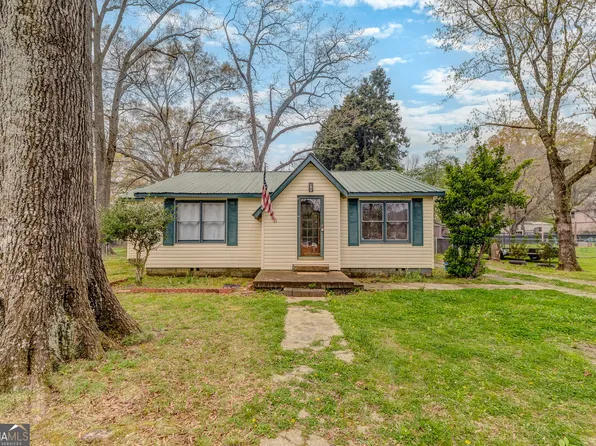 97 S Pine St, Trion, GA 30753