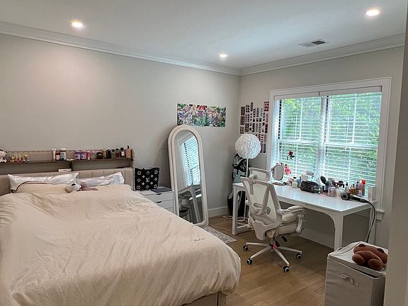 5th image of 12 Reedsdale St #3