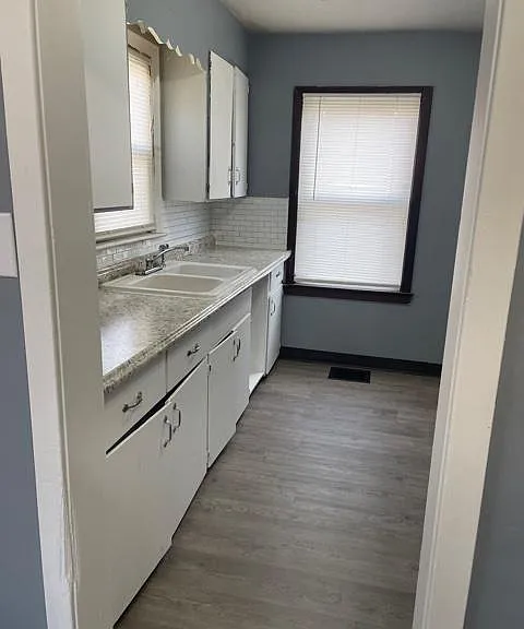 680 S Napoleon Ave — Photo 3