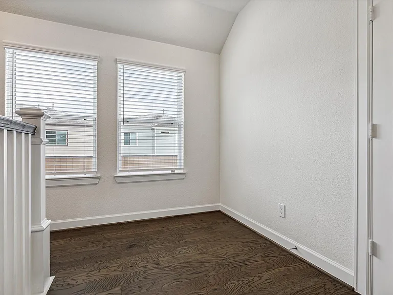 1906 Honey Mound Dr — Photo 3