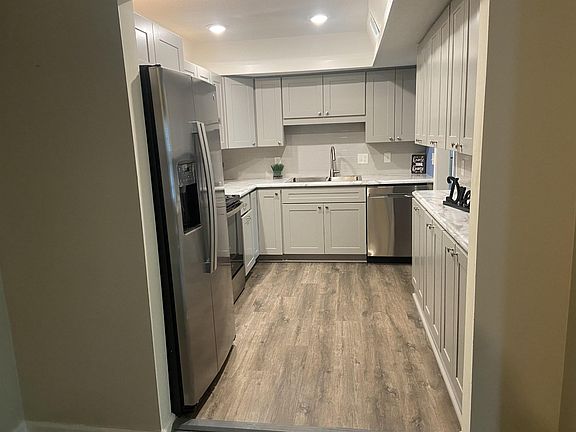 5th image of 5916 Noyes Ct APT 4